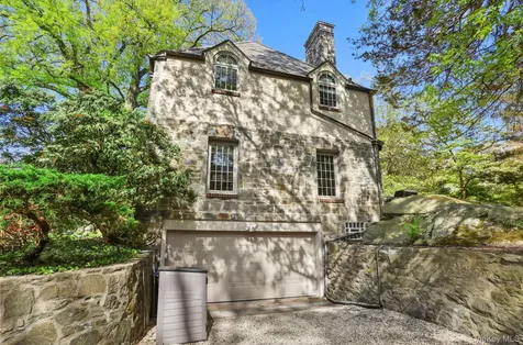 66 Caterson Terrace Hartsdale NY 10530