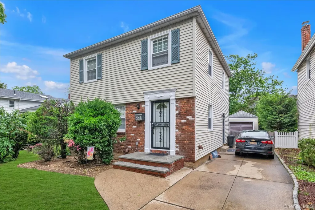 275 New Hyde Park Road Garden City NY 11530