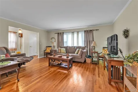 275 New Hyde Park Road Garden City NY 11530
