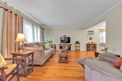 275 New Hyde Park Road Garden City NY 11530