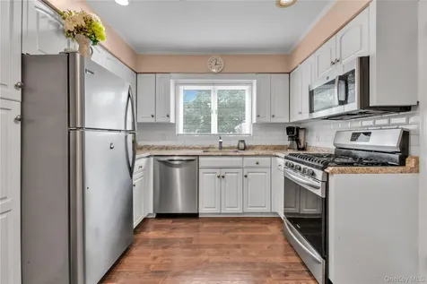 275 New Hyde Park Road Garden City NY 11530