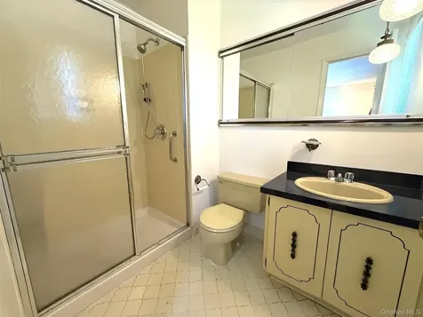 27 Skyview Lane New Rochelle NY 10804
