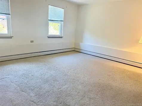 27 Skyview Lane New Rochelle NY 10804