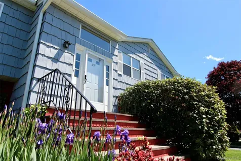 27 Skyview Lane New Rochelle NY 10804