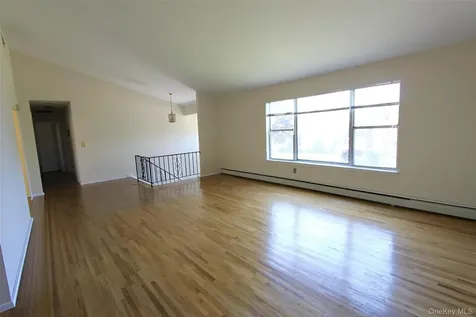 27 Skyview Lane New Rochelle NY 10804