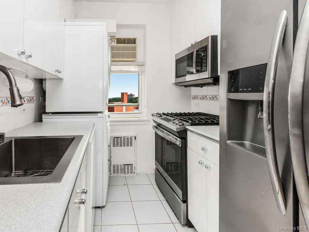 3850 Hudson Manor Terrace Bronx NY 10463