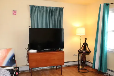 12 S Parsonage Street Rhinebeck NY 12572