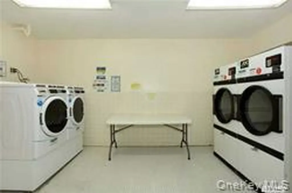 360 Central Avenue Lawrence NY 11559