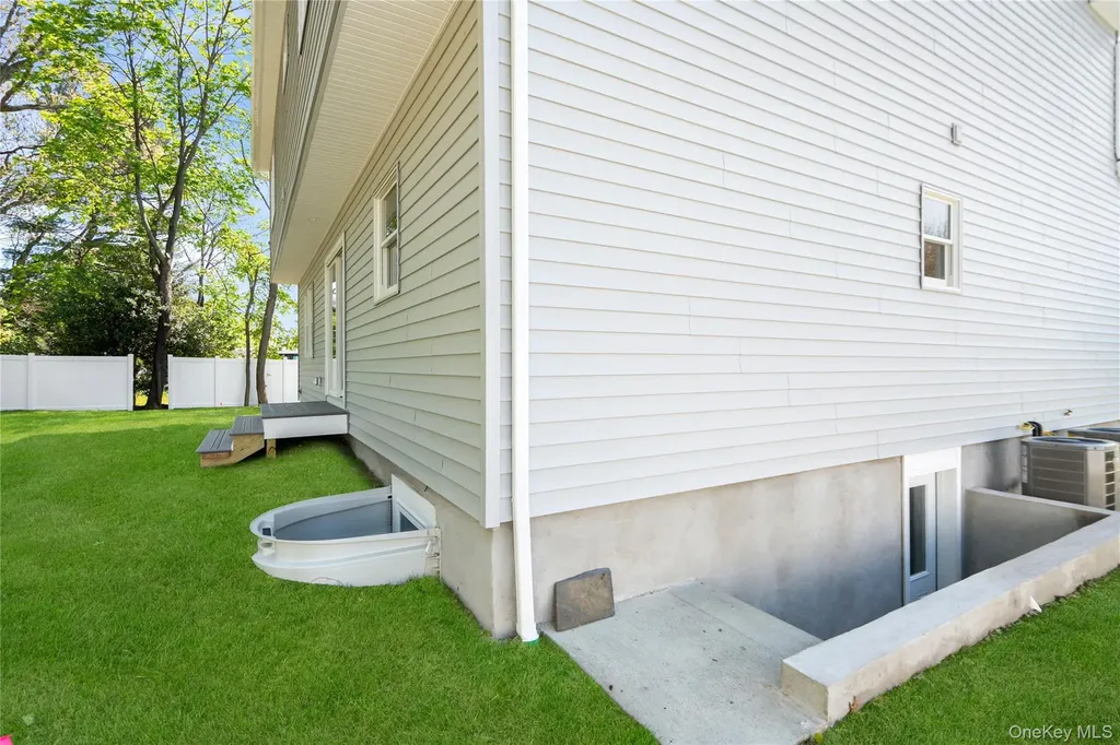 969 Manor Lane Bay Shore NY 11706