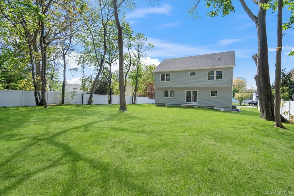 969 Manor Lane Bay Shore NY 11706