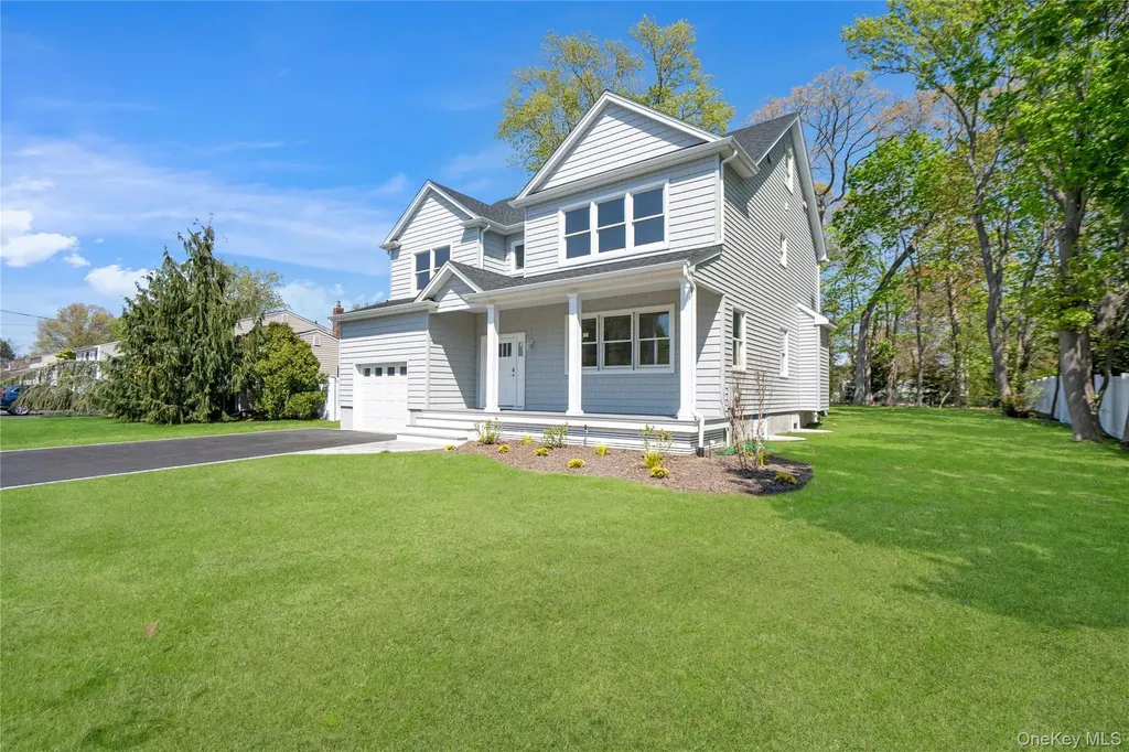 969 Manor Lane Bay Shore NY 11706