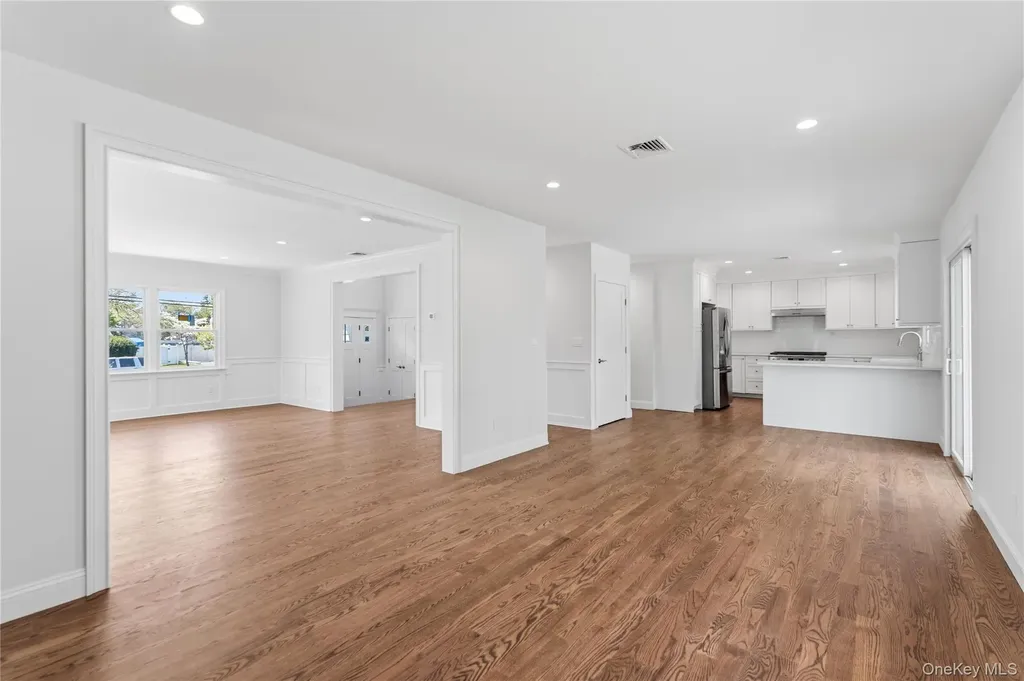 969 Manor Lane Bay Shore NY 11706