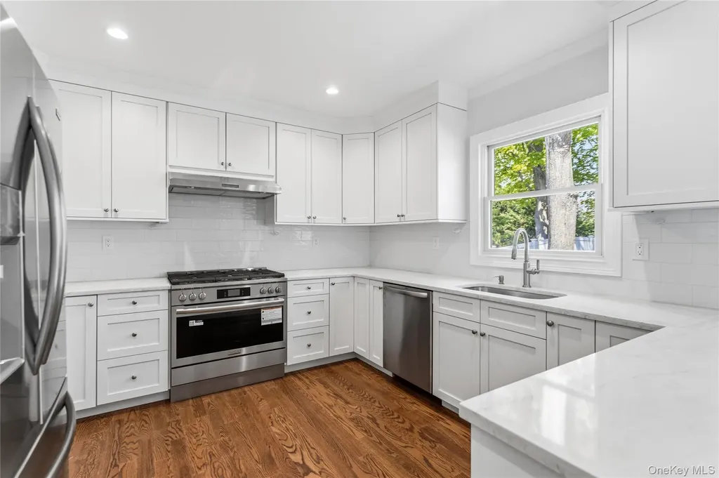 969 Manor Lane Bay Shore NY 11706