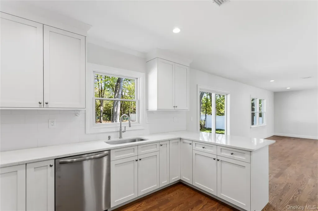969 Manor Lane Bay Shore NY 11706