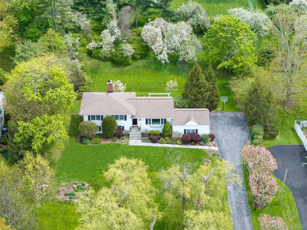 8 Evergreen Row Armonk NY 10504