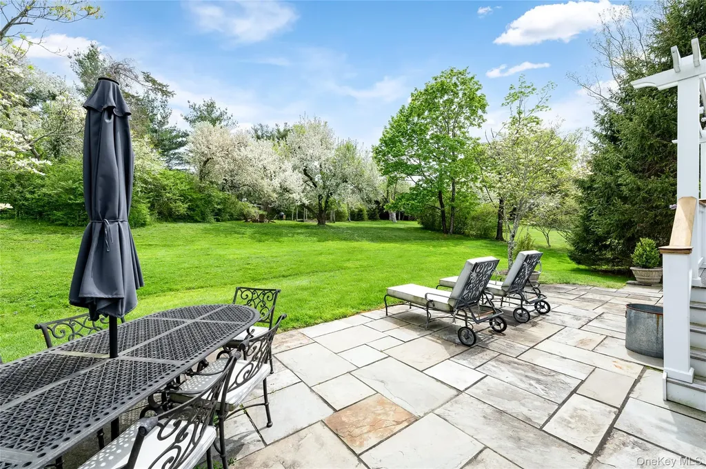 8 Evergreen Row Armonk NY 10504