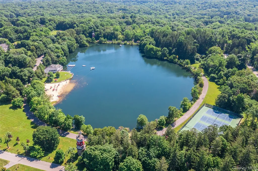 8 Evergreen Row Armonk NY 10504