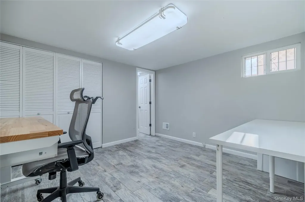 160-11 24th Avenue Whitestone NY 11357