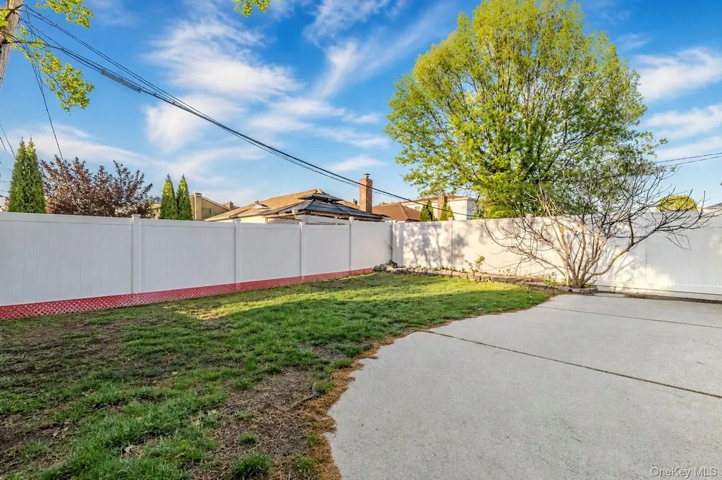 160-11 24th Avenue Whitestone NY 11357