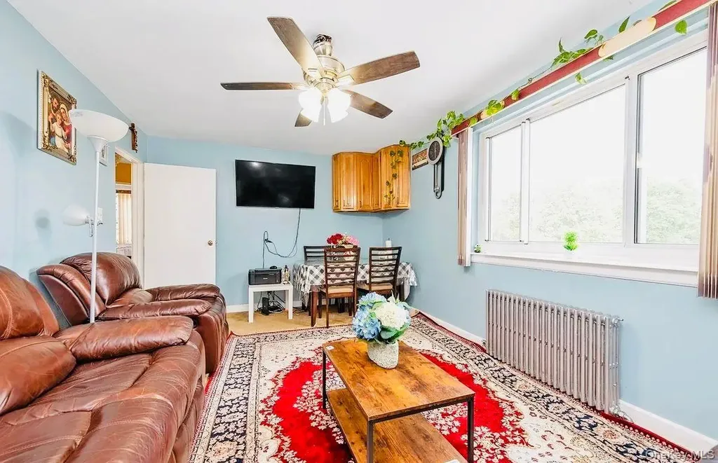245-24 77 Crescent Bellerose NY 11426
