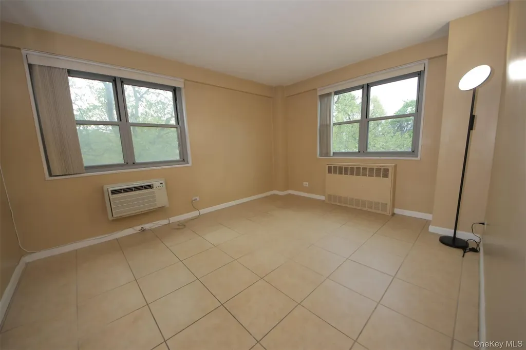 3410 De Reimer Avenue Bronx NY 10475