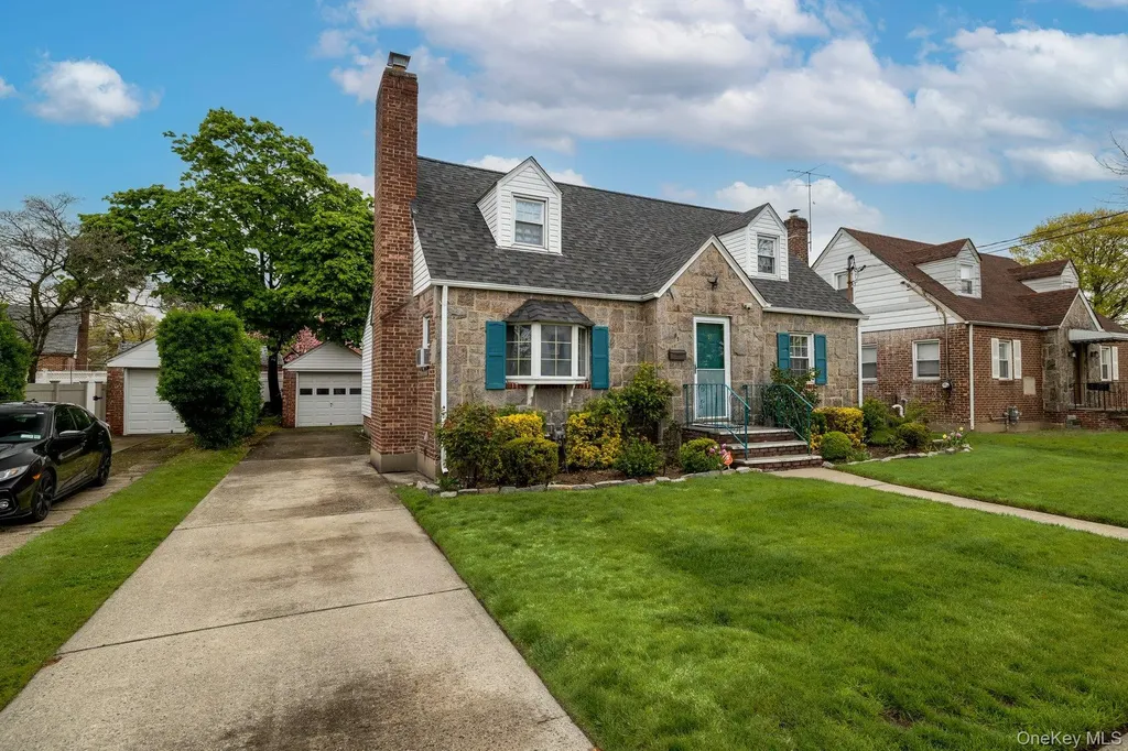 91 Lutz Drive Valley Stream NY 11580