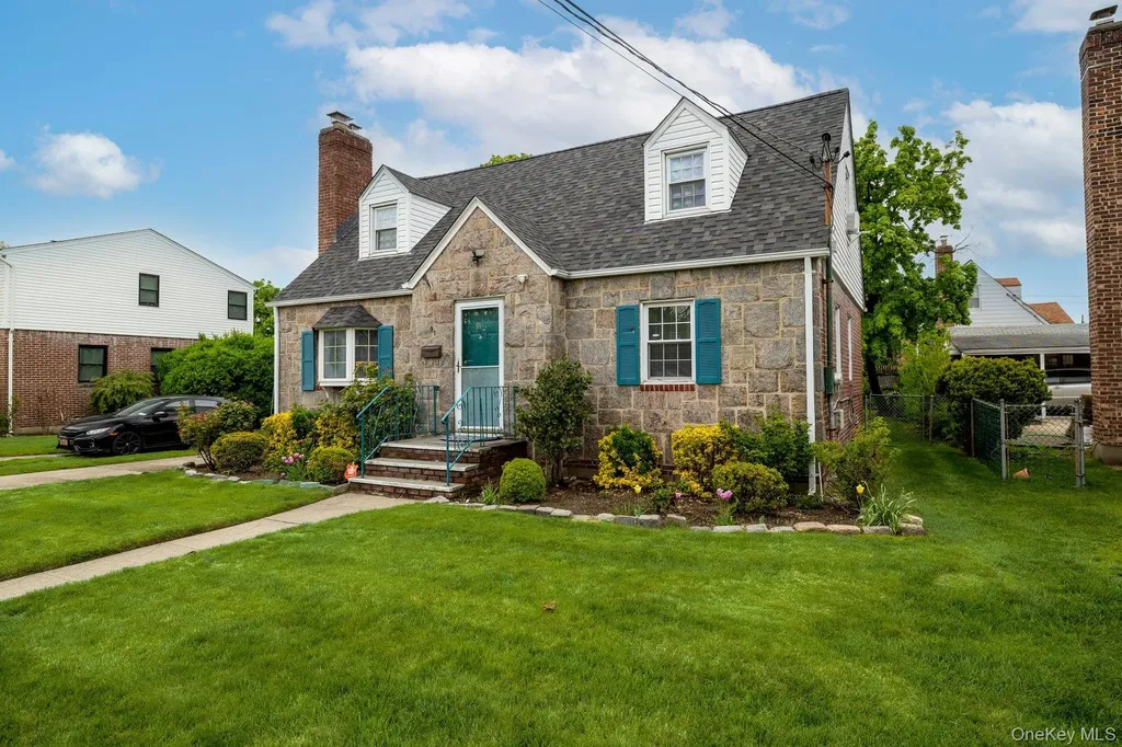 91 Lutz Drive Valley Stream NY 11580