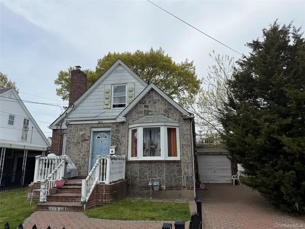 7 Dale Avenue Hempstead NY 11550