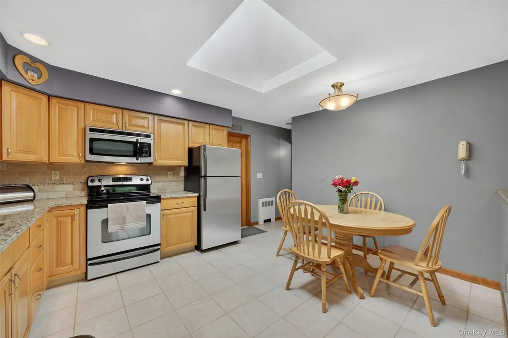 8 Meadow Court Carmel NY 10512