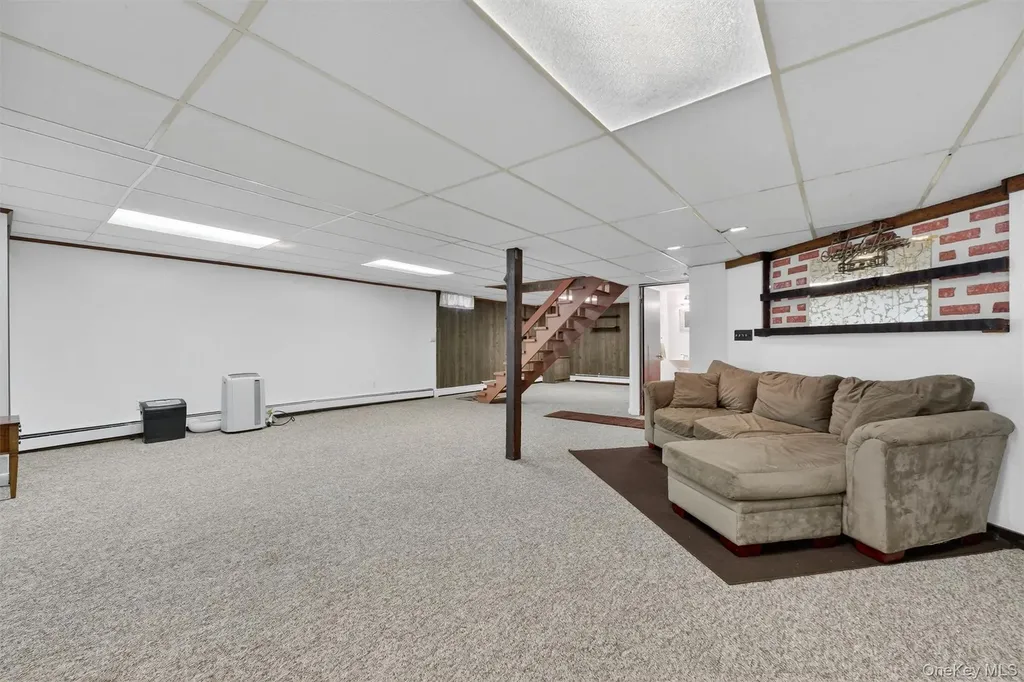 8 Meadow Court Carmel NY 10512