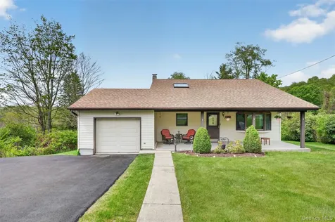 8 Meadow Court Carmel NY 10512