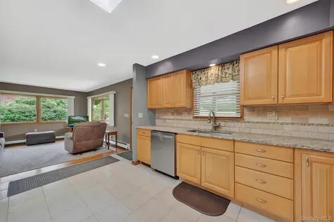 8 Meadow Court Carmel NY 10512