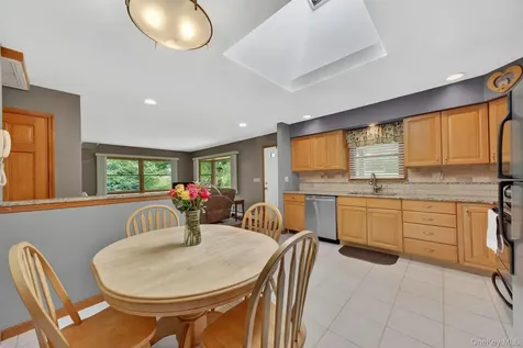 8 Meadow Court Carmel NY 10512