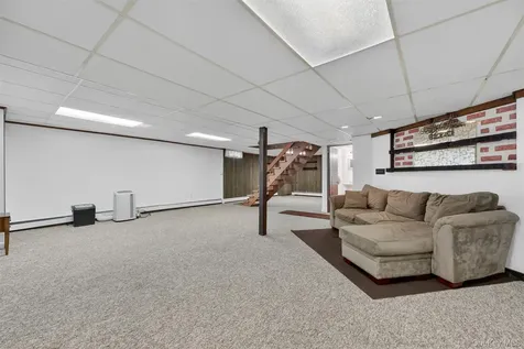 8 Meadow Court Carmel NY 10512