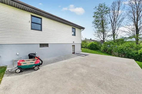 8 Meadow Court Carmel NY 10512