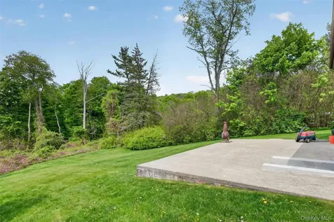 8 Meadow Court Carmel NY 10512