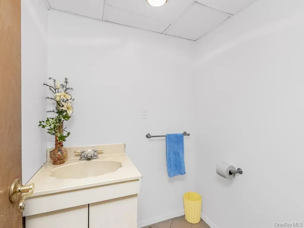 90 Remsen Circle Yonkers NY 10710