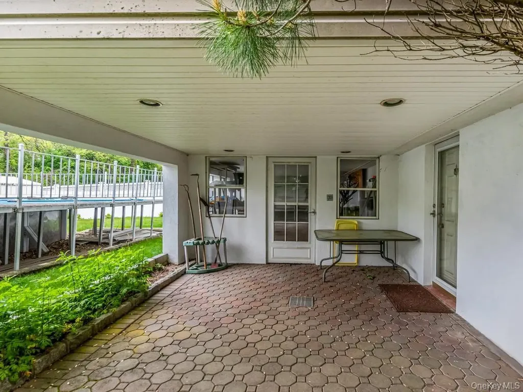 90 Remsen Circle Yonkers NY 10710