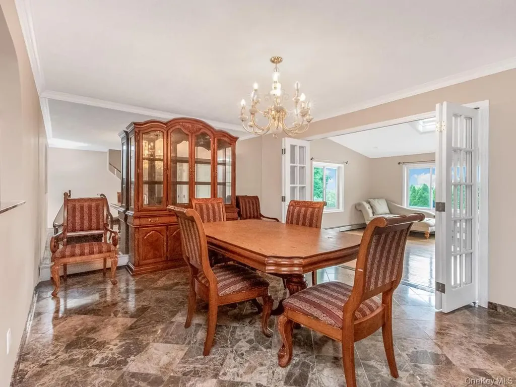 90 Remsen Circle Yonkers NY 10710
