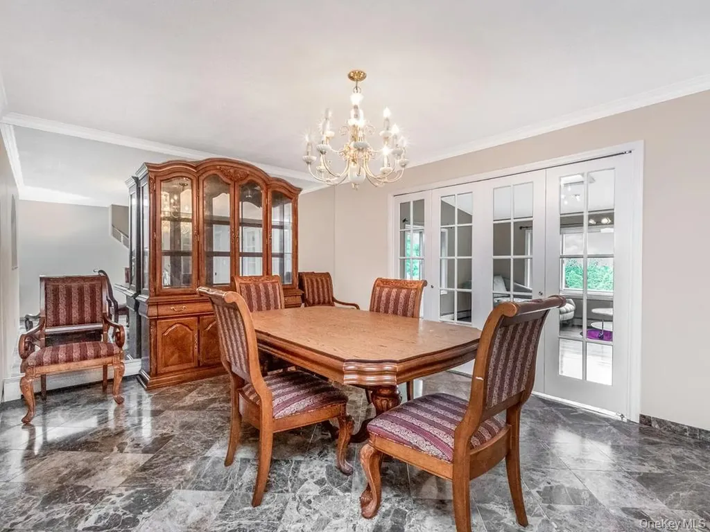 90 Remsen Circle Yonkers NY 10710