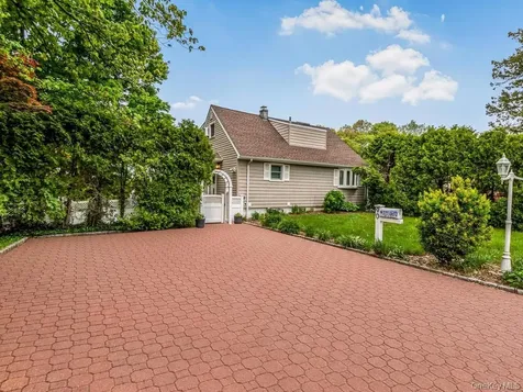 90 Remsen Circle Yonkers NY 10710