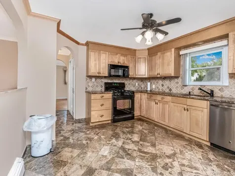 90 Remsen Circle Yonkers NY 10710