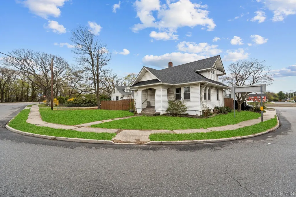 218 Islip Boulevard Islip Terrace NY 11752