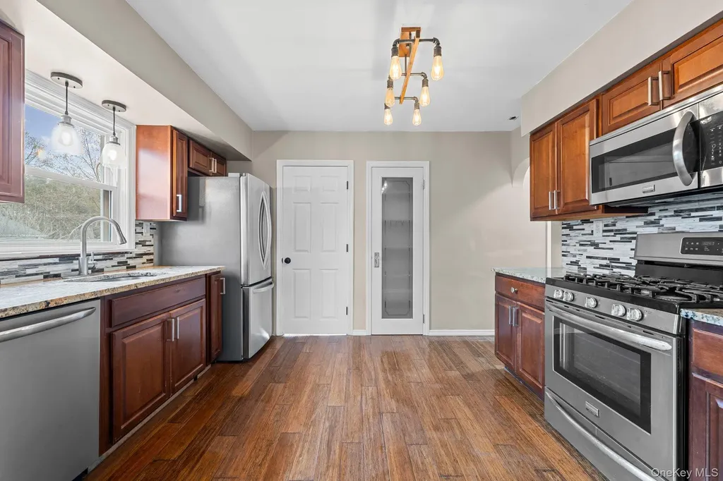 218 Islip Boulevard Islip Terrace NY 11752