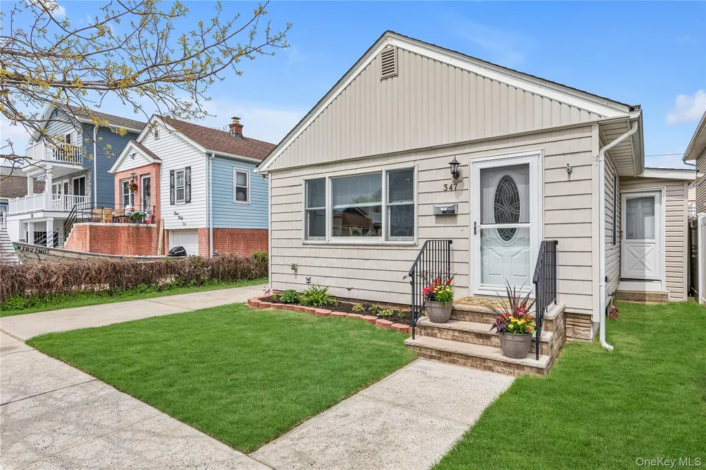 347 E Pine Street Long Beach NY 11561