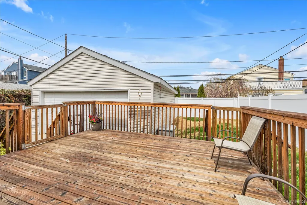 347 E Pine Street Long Beach NY 11561