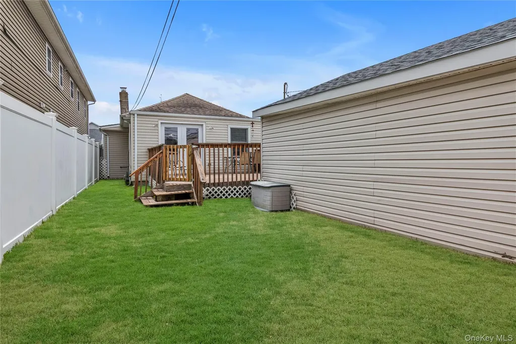 347 E Pine Street Long Beach NY 11561