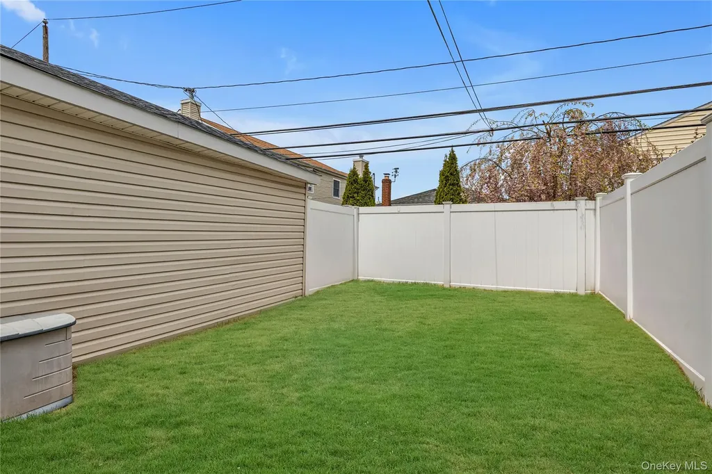 347 E Pine Street Long Beach NY 11561