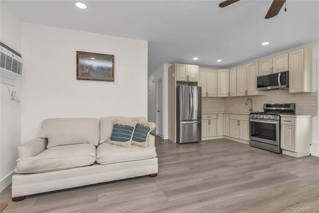 347 E Pine Street Long Beach NY 11561