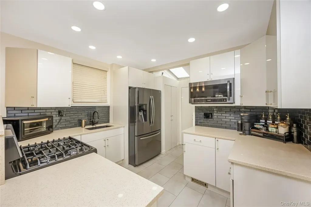 5918 60th Street Maspeth NY 11378